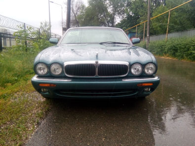 Jaguar XJ8    